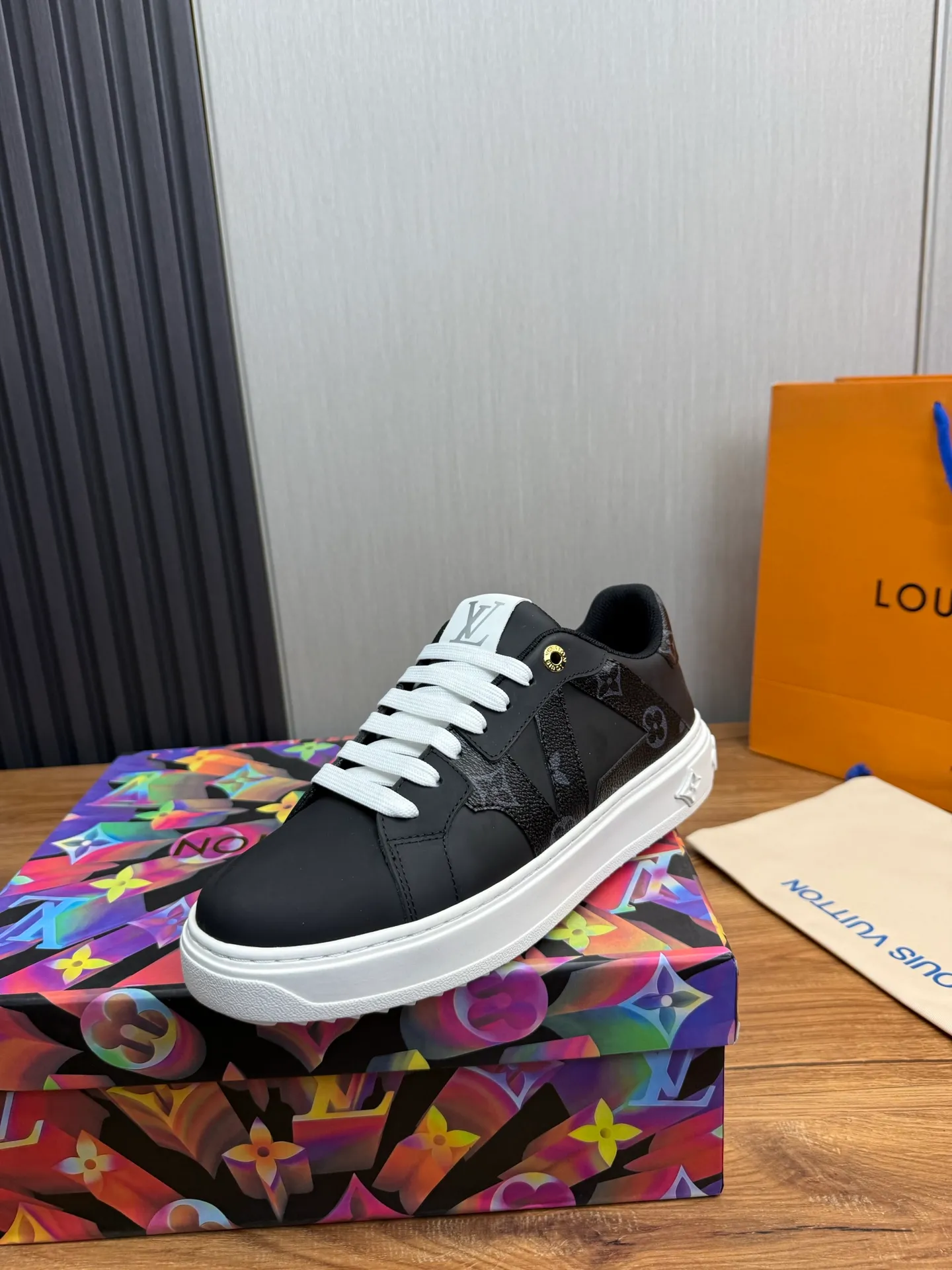 Men's shoes 💰520💰 LOUIS VUITTON [Luden Yiwei] The new trendy Lv is on the market 🎁, casual and fashionable men's shoes 👟 The upper is made of imported silk cowhide + cowhide mesh lining, the original wear-resistant rubber outsole, the version is simple and elegant, exclusive for trendy men. 38-44